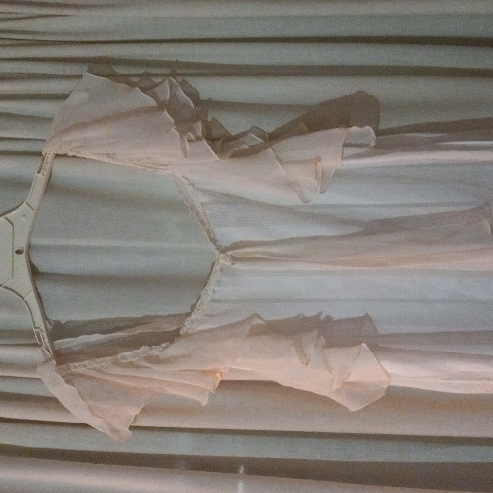 Valentino cream color night gown 100%poly sz.Lg